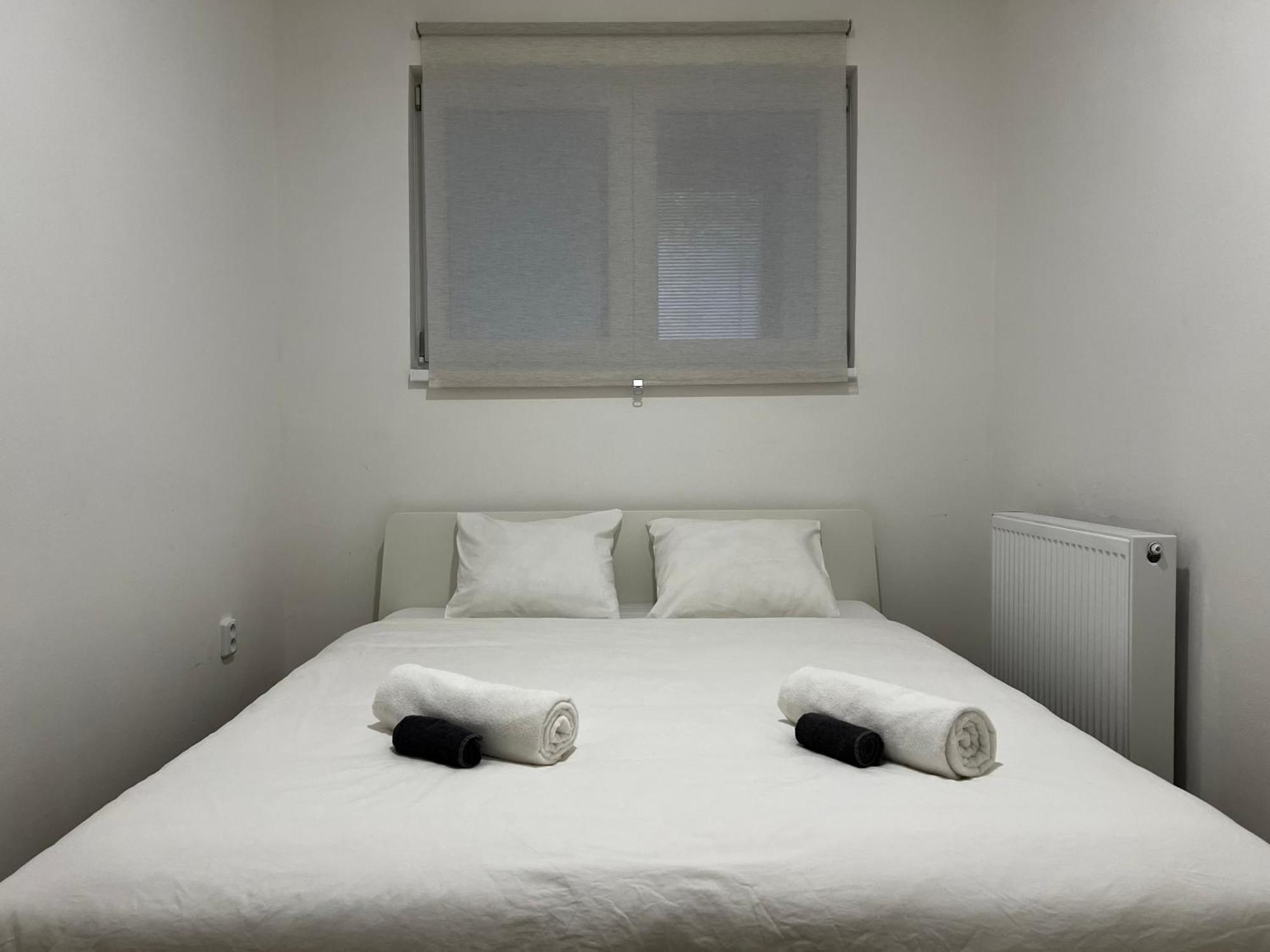 A New Apartment, Free Parking, Close To The Center *